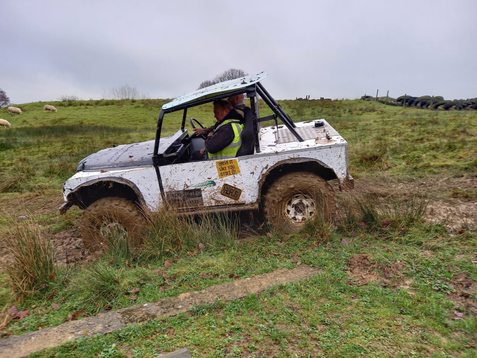 Landrover Driving at Mid Wales Off Road